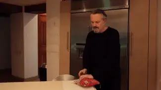Societat Miguel Bosé ja presumeix d’un diumenge a Can Diumenge L’artista espanyol ha publicat un vídeo a les xarxes des del seu nou habitatge a Andorra 