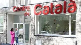 Fins a 150 candidats s’examinen de català per poder renovar el permís de residència