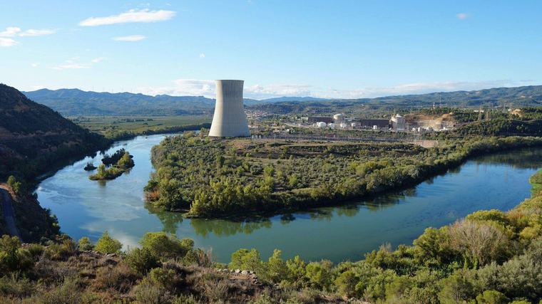 Una vàlvula de seguretat avariada obliga a una aturada controlada a Ascó I