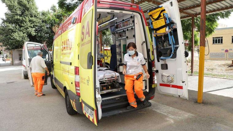 Una nena d'11 anys mor i el seu germà de 9 queda ferit en caure'ls un pilar d'una casa