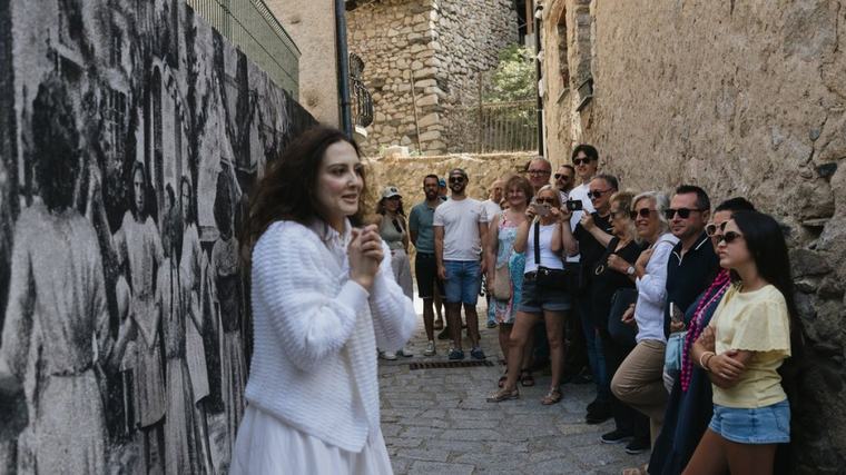 Les visites teatralitzades d’Encamp arrenquen amb ple absolut d'assistència a la Mosquera