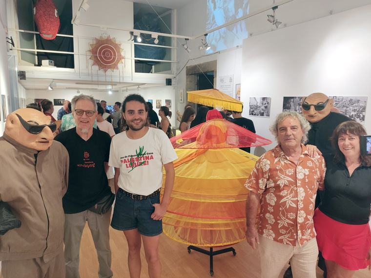 Tàrrega inaugura una exposició que repassa els 45 anys d'història d'Artristras