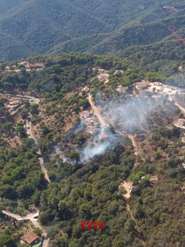Estabilitzat l'incendi de Tordera (Barcelona) que ha obligat a confinar dues urbanitzacions